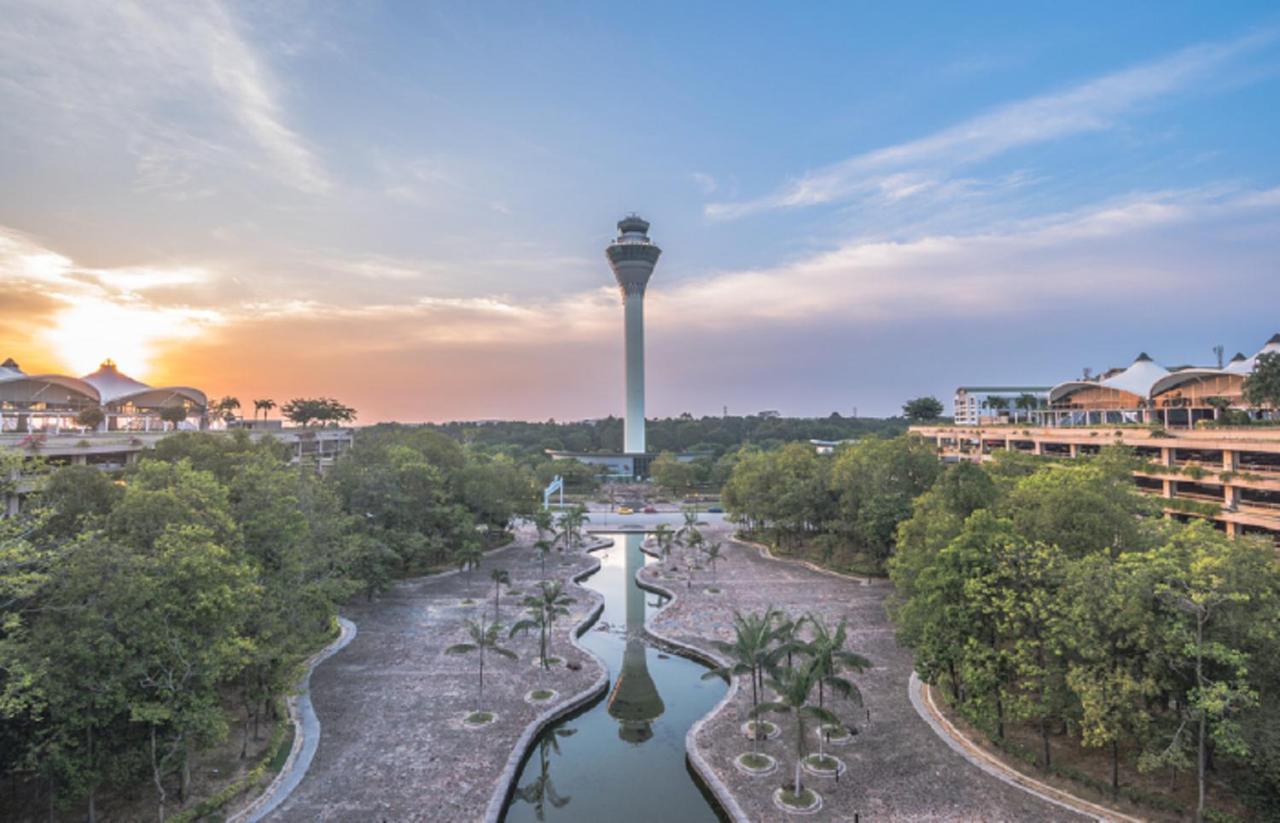 Klia Lili Residensi 5 Plus 2 Pax With Splendid Pool นิไล ภายนอก รูปภาพ