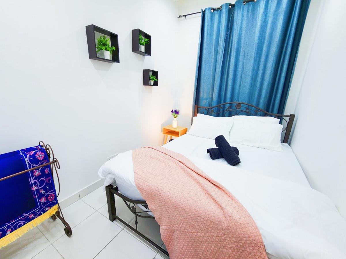 Klia Lili Residensi 5 Plus 2 Pax With Splendid Pool นิไล ภายนอก รูปภาพ