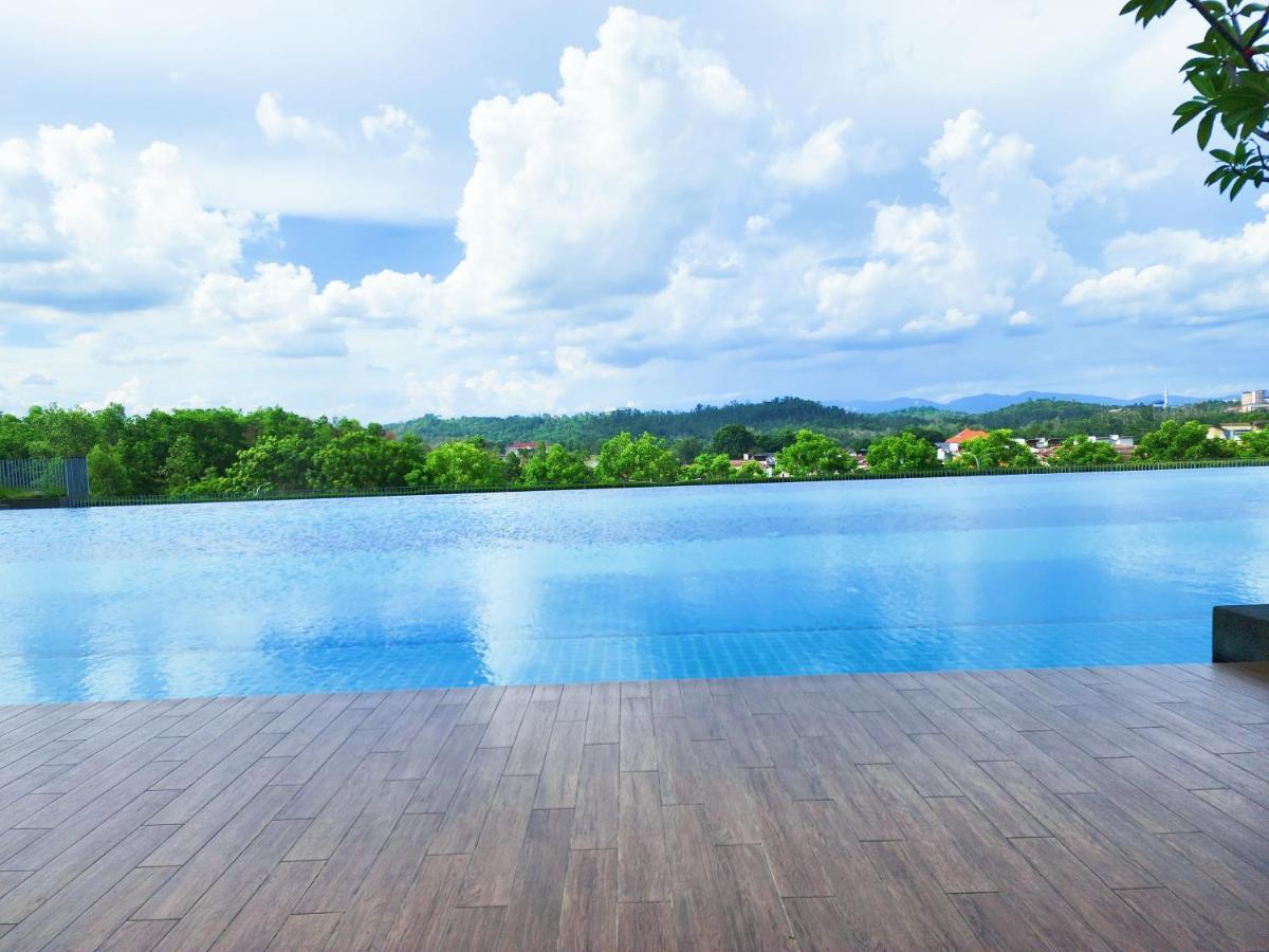 Klia Lili Residensi 5 Plus 2 Pax With Splendid Pool นิไล ภายนอก รูปภาพ